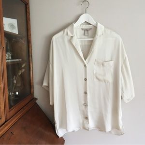 🍂3/$25🍂 H&M Satin Resort Shirt